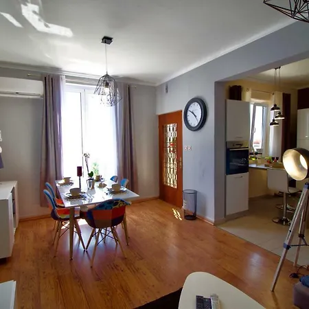 Nicole Апартаменты *