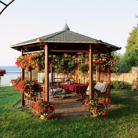 Nicole Апартаменты